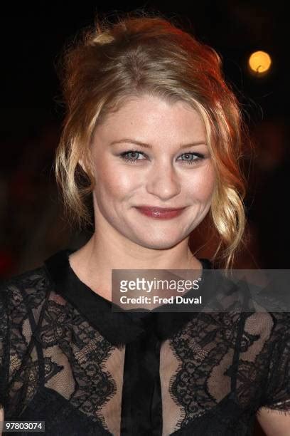 4,740 Emilie De Ravin Photos & High Res Pictures